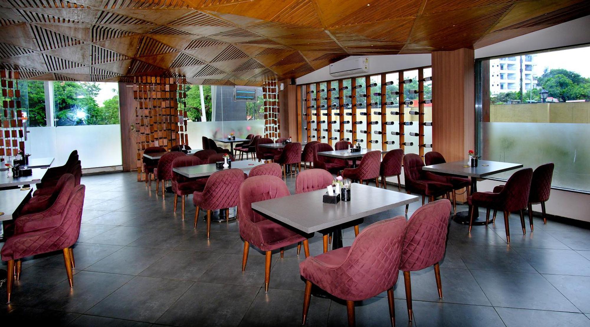 Hotel Maharaja Nashik Exterior photo